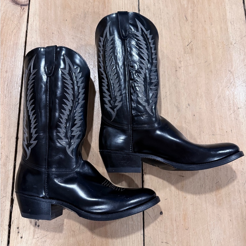 Black Leather Western Boots with Silver Embroidery. Size 10 small to size
